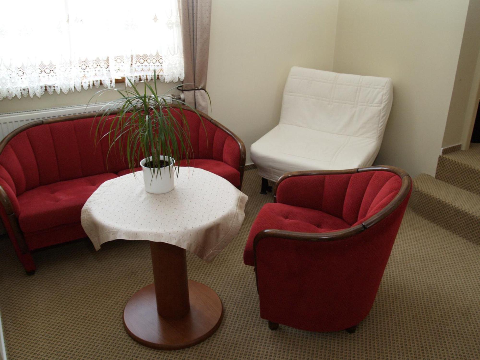Beladice Park Hotel Tartuf מראה חיצוני תמונה