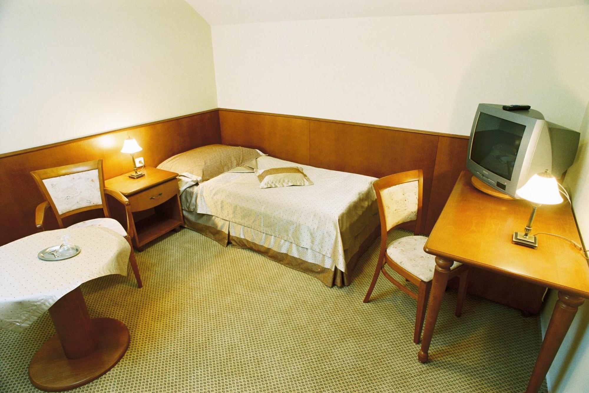 Beladice Park Hotel Tartuf מראה חיצוני תמונה
