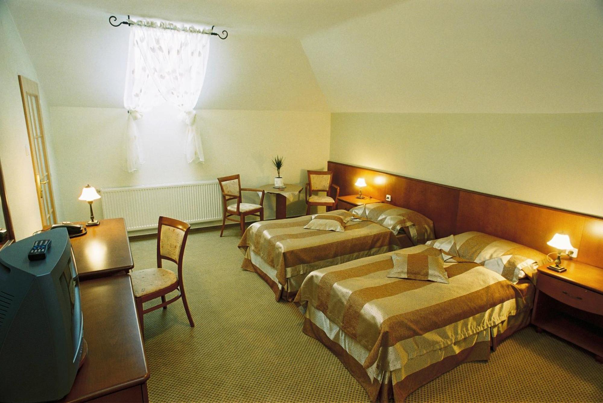 Beladice Park Hotel Tartuf מראה חיצוני תמונה